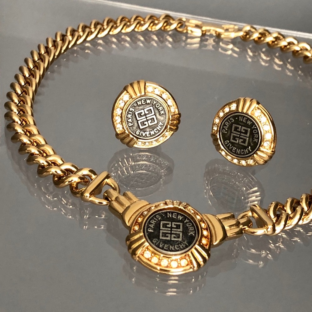 VTG 80S GIVENCHY COIN NECKLACE & CLIP ON EARRINGS